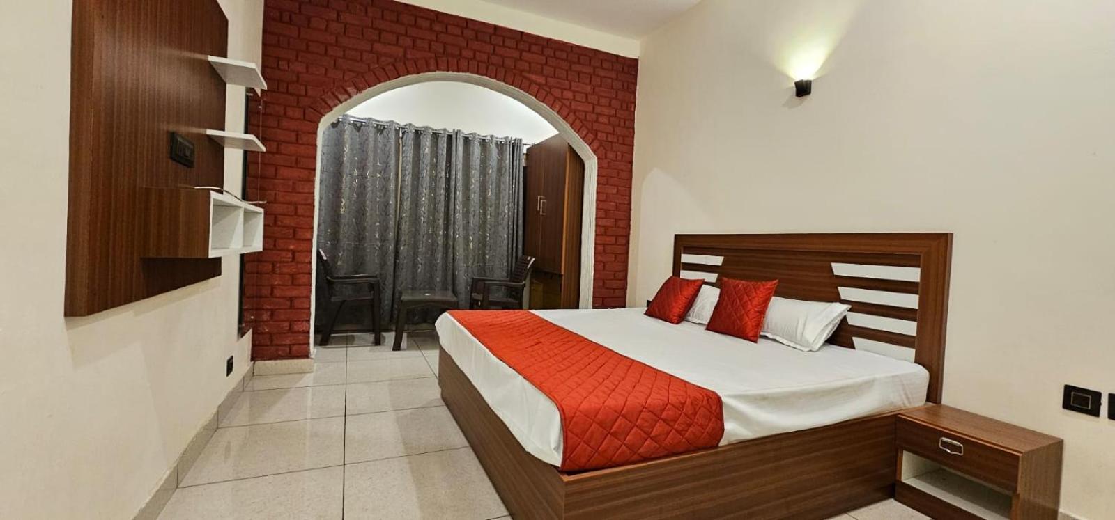 Golden Himalaya Homestay Kausani Exteriör bild